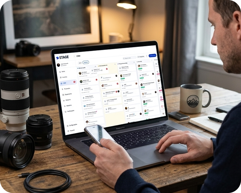 Dashboard CRM no laptop